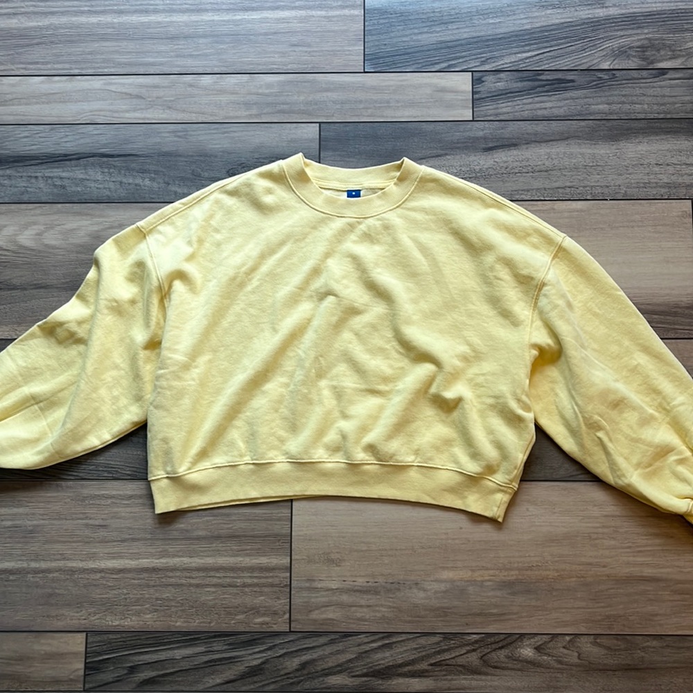 Old Navy Cropped Sweatshirt - M